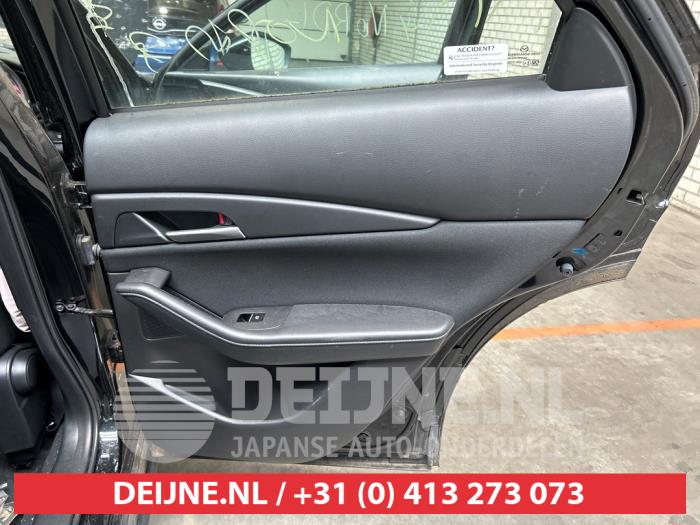 Mazda CX-30 2.0 e-SkyActiv-G 122 16V Skrotfordon (2021, ZWART)
