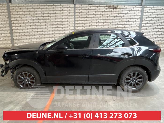 Mazda CX-30 2.0 e-SkyActiv-G 122 16V Skrotfordon (2021, ZWART)