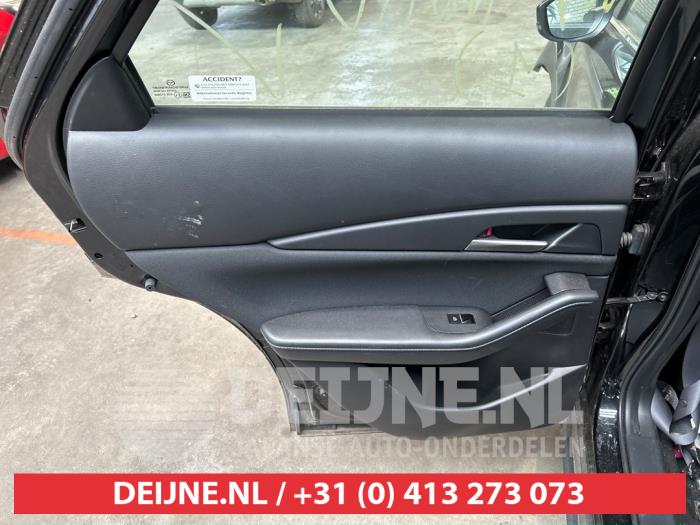 Mazda CX-30 2.0 e-SkyActiv-G 122 16V Skrotfordon (2021, ZWART)
