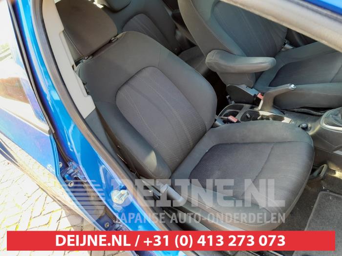 Chevrolet Aveo 1.3 D 16V Skrotfordon (2012, BLAUW)