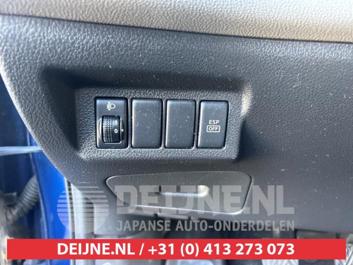 Nissan X-Trail 2.0 16V XE,SE,LE 4x4 Skrotfordon (2008, BLAUW)