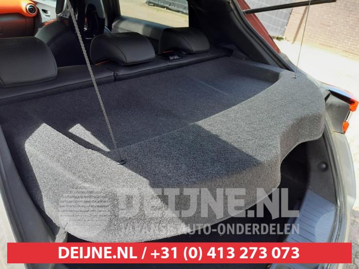 Nissan Juke 19- Sloopvoertuig (2019, Grijs, Rood)