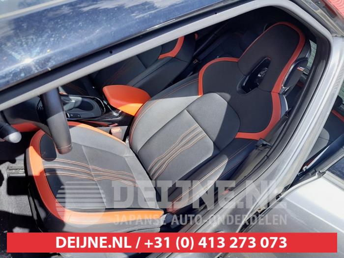 Nissan Juke 19- Sloopvoertuig (2019, Grijs, Rood)