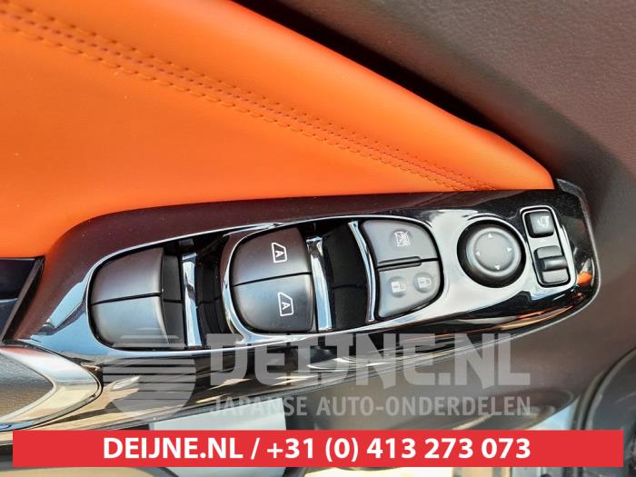 Nissan Juke 19- Sloopvoertuig (2019, Grijs, Rood)