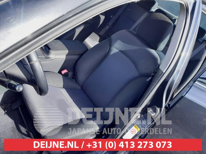 Lexus IS 220d 16V Skrotfordon (2006, DONKER GRIJS)