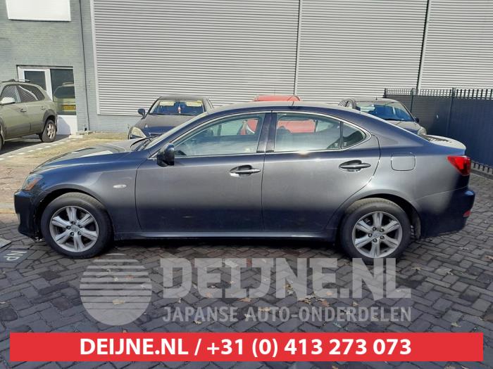 Lexus IS 220d 16V Skrotfordon (2006, DONKER GRIJS)