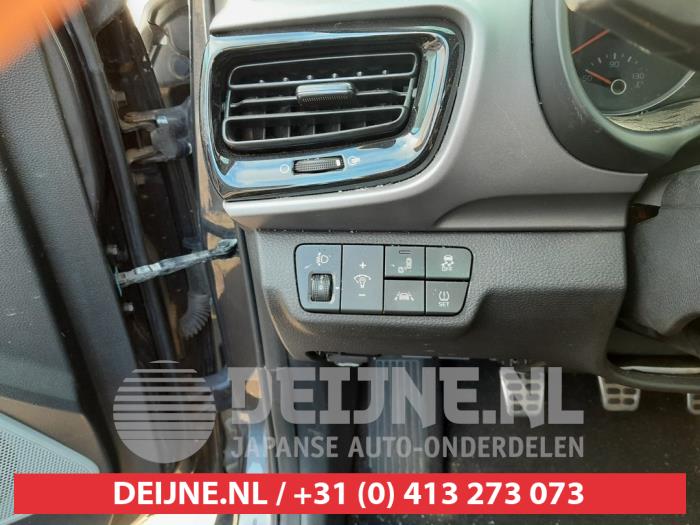 Kia Stonic 1.0i T-GDi 12V Sloopvoertuig (2018, Grijs)