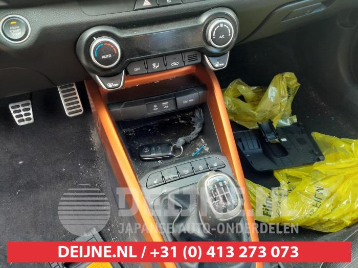 Kia Stonic 1.0i T-GDi 12V Sloopvoertuig (2018, Grijs)