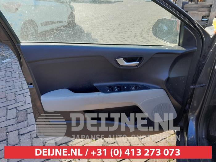 Kia Stonic 1.0i T-GDi 12V Sloopvoertuig (2018, Grijs)