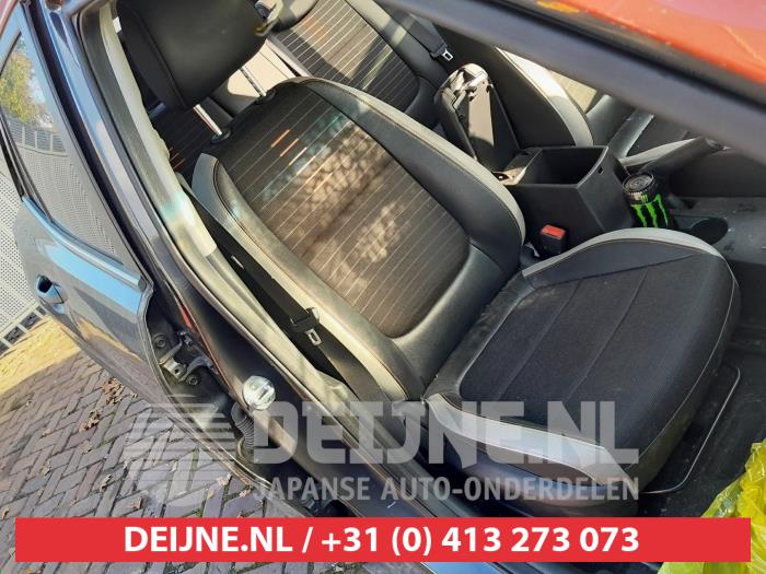 Kia Stonic 1.0i T-GDi 12V Sloopvoertuig (2018, Grijs)