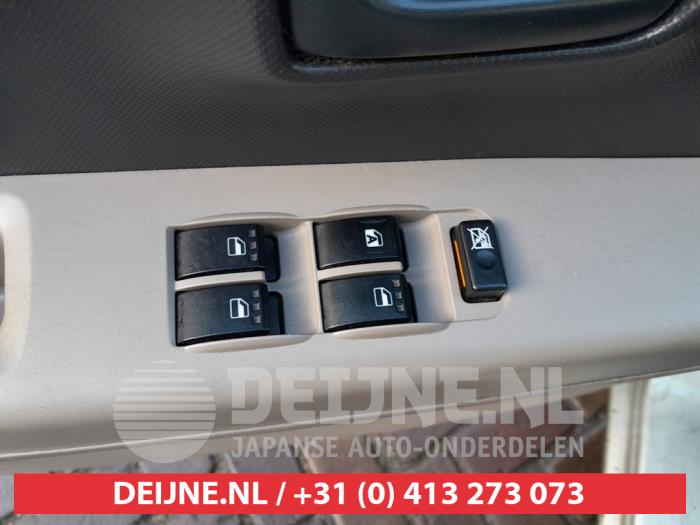 Daihatsu Sirion 2 1.3 16V DVVT Sloopvoertuig (2007, Beige)