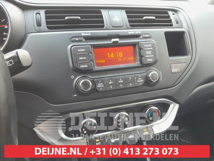 Kia Rio III 1.2 CVVT 16V Skrotfordon (2014, BLAUW)