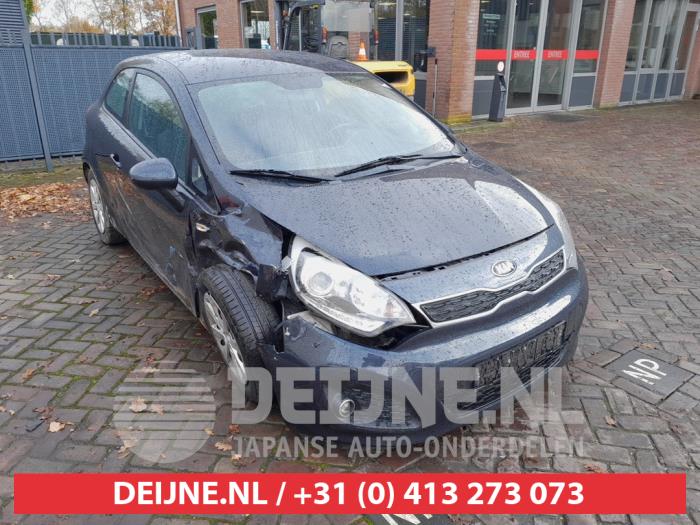 Kia Rio III 1.2 CVVT 16V Skrotfordon (2014, BLAUW)