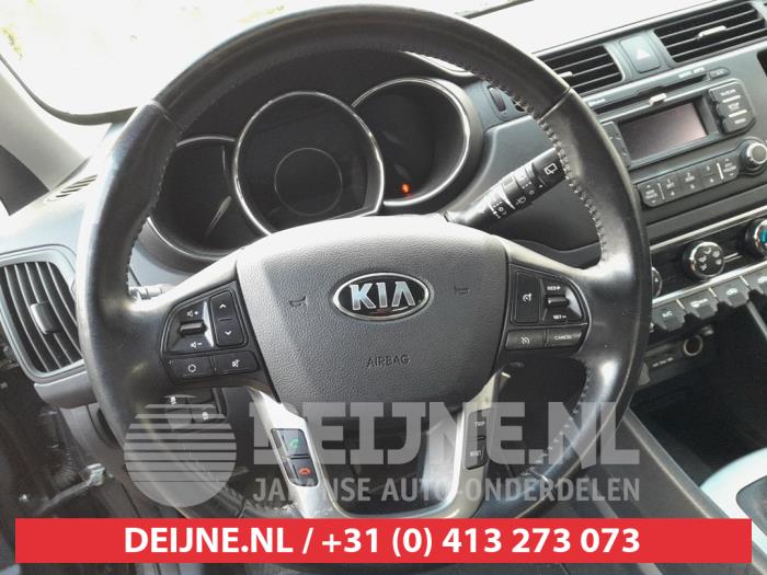 Kia Rio III 1.2 CVVT 16V Skrotfordon (2014, BLAUW)