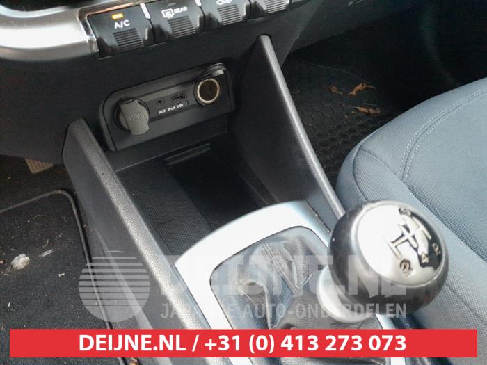 Kia Rio III 1.2 CVVT 16V Skrotfordon (2014, BLAUW)