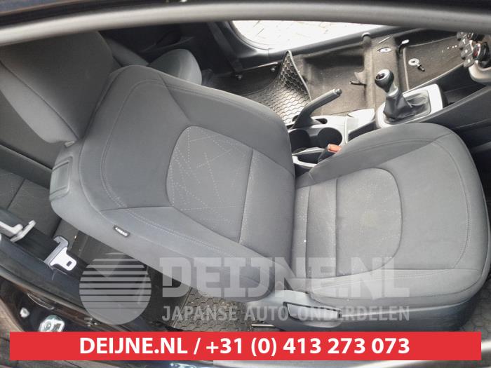 Kia Rio III 1.2 CVVT 16V Skrotfordon (2014, BLAUW)