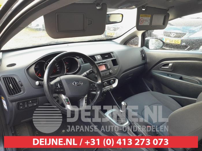 Kia Rio III 1.2 CVVT 16V Skrotfordon (2014, BLAUW)