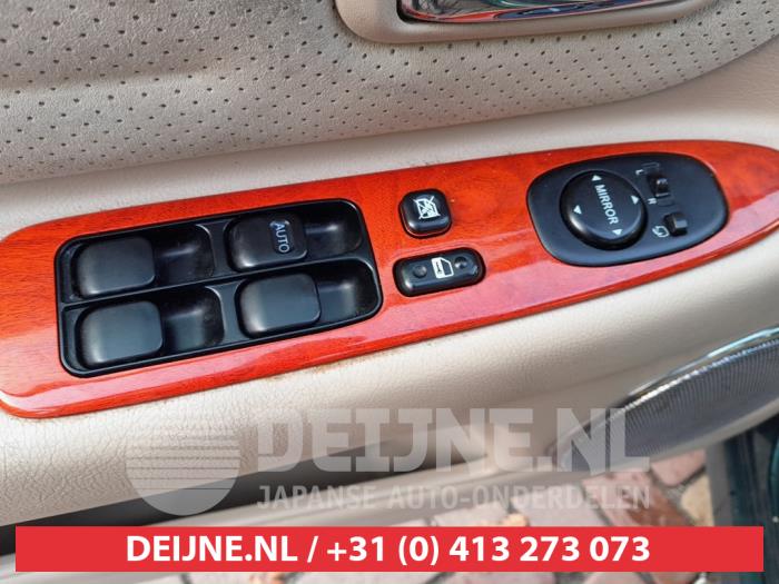 Lexus IS 200 2.0 24V Skrotfordon (2004, GROEN)