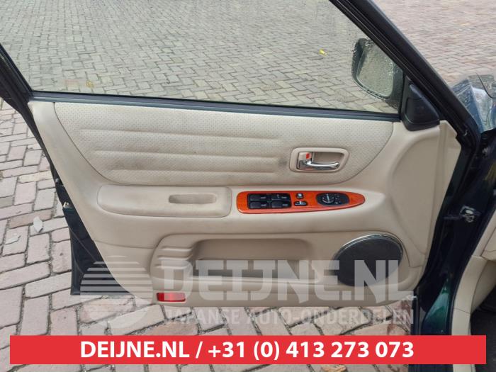 Lexus IS 200 2.0 24V Skrotfordon (2004, GROEN)