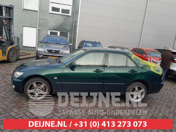 Lexus IS 200 2.0 24V Skrotfordon (2004, GROEN)