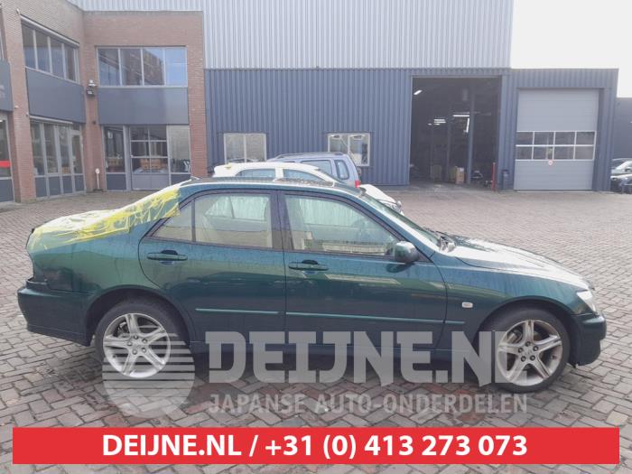 Lexus IS 200 2.0 24V Skrotfordon (2004, GROEN)