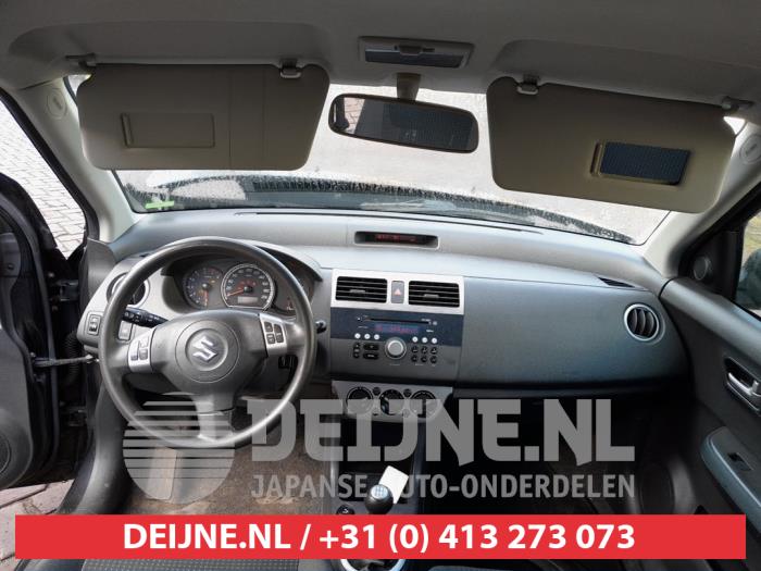 Suzuki Swift 1.5 VVT 16V Skrotfordon (2006, ZWART)