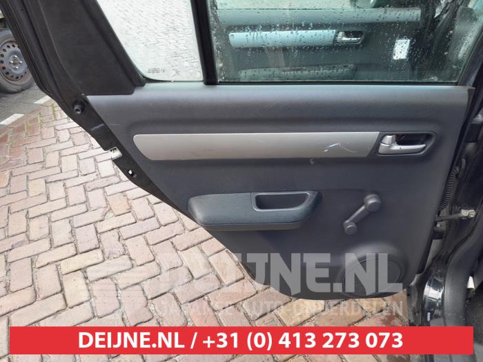 Suzuki Swift 1.5 VVT 16V Skrotfordon (2006, ZWART)