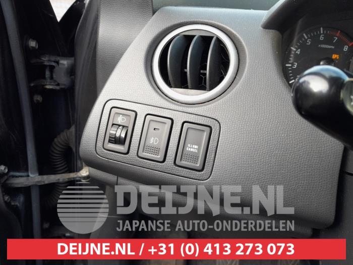 Suzuki Swift 1.5 VVT 16V Skrotfordon (2006, ZWART)