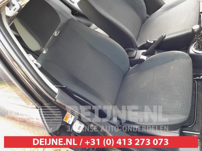 Suzuki Swift 1.5 VVT 16V Skrotfordon (2006, ZWART)