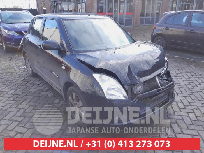 Suzuki Swift 1.5 VVT 16V Skrotfordon (2006, ZWART)