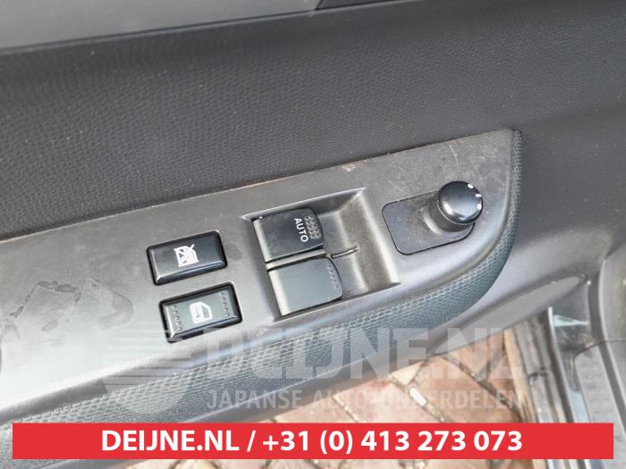 Suzuki Swift 1.5 VVT 16V Skrotfordon (2006, ZWART)