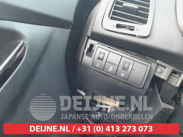 Hyundai iX20 1.4i 16V Sloopvoertuig (2015, Grijs)