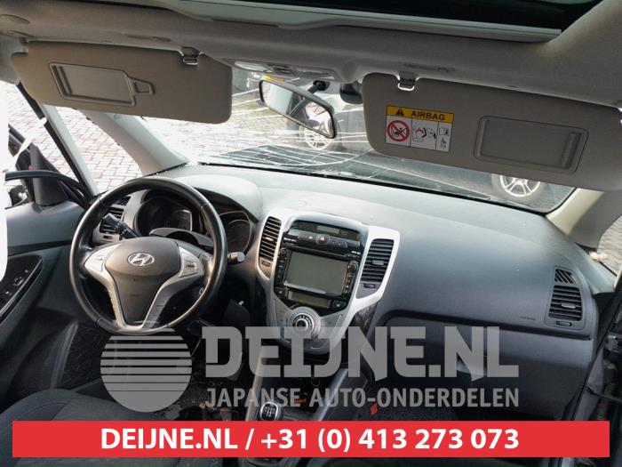 Hyundai iX20 1.4i 16V Sloopvoertuig (2015, Grijs)