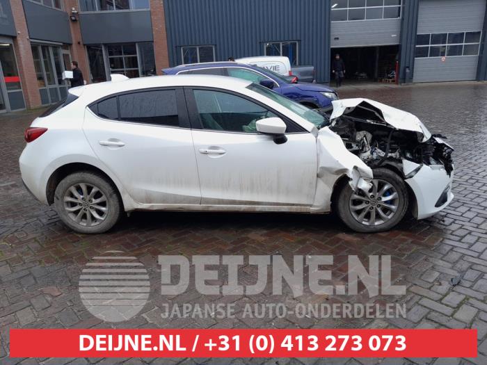 Mazda 3 2.0 SkyActiv-G 16V Skrotfordon (2016, WIT)