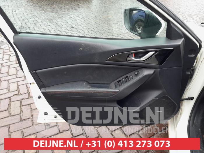 Mazda 3 2.0 SkyActiv-G 16V Skrotfordon (2016, WIT)