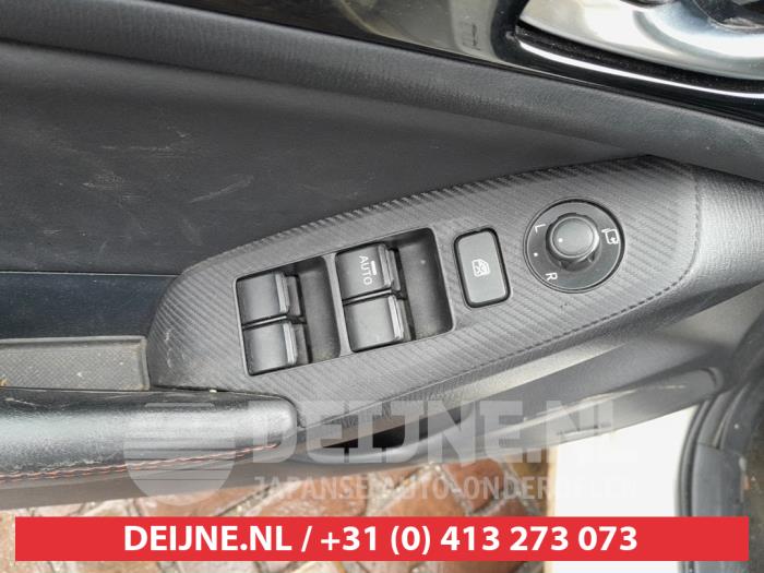 Mazda 3 2.0 SkyActiv-G 16V Skrotfordon (2016, WIT)