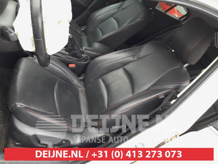 Mazda 3 2.0 SkyActiv-G 16V Skrotfordon (2016, WIT)