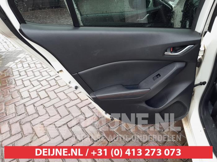 Mazda 3 2.0 SkyActiv-G 16V Skrotfordon (2016, WIT)