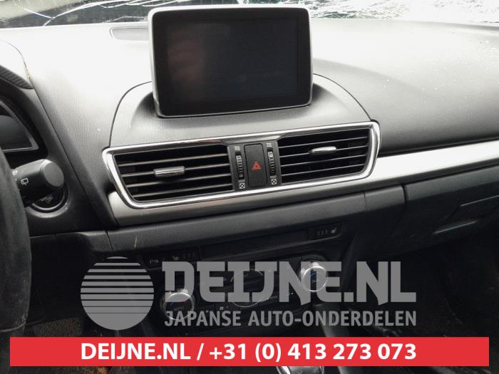 Mazda 3 2.0 SkyActiv-G 16V Skrotfordon (2016, WIT)