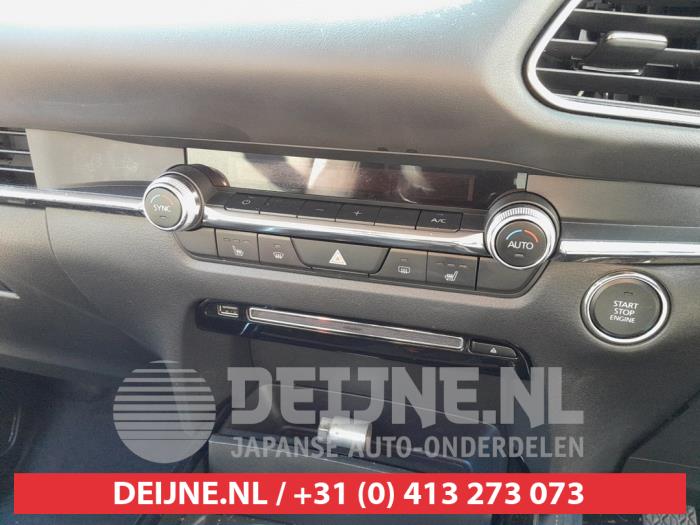 Mazda CX-30 2.0 e-SkyActiv-G 122 16V Skrotfordon (2020, GRIJS)