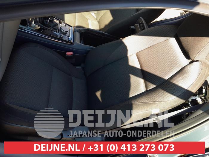 Mazda CX-30 2.0 e-SkyActiv-G 122 16V Skrotfordon (2020, GRIJS)