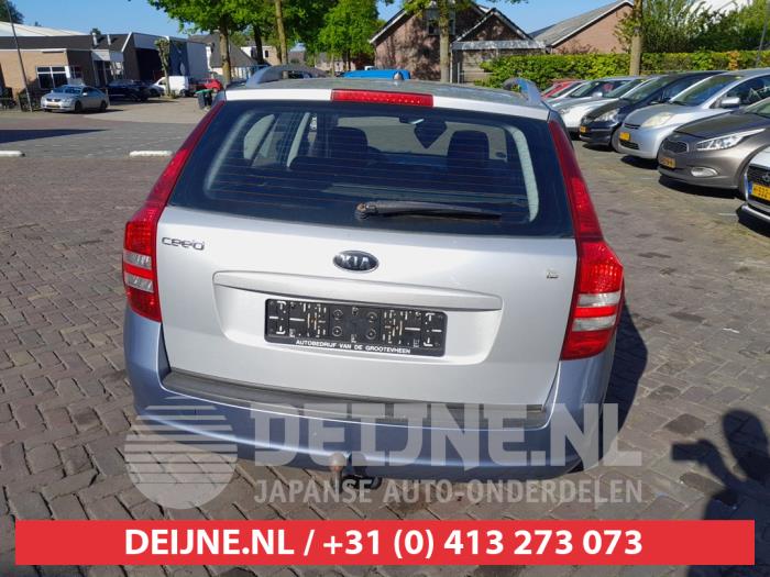 Kia Cee'd Sporty Wagon 1.6 CVVT 16V Sloopvoertuig (2008, Blauw)