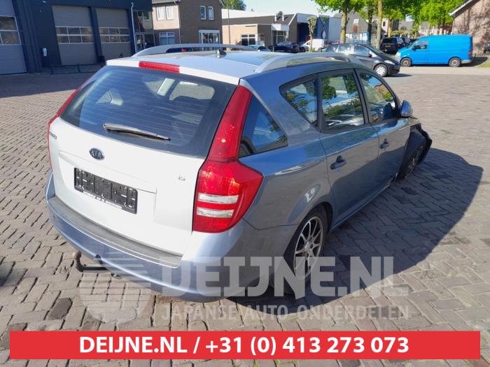 Kia Cee'd Sporty Wagon 1.6 CVVT 16V Sloopvoertuig (2008, Blauw)