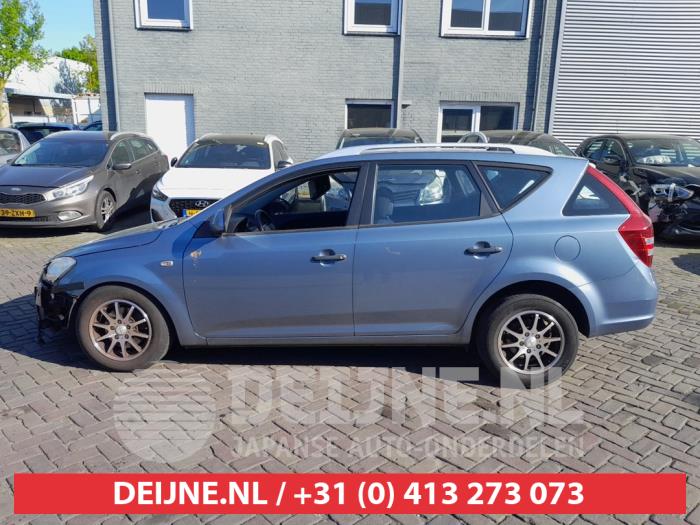 Kia Cee'd Sporty Wagon 1.6 CVVT 16V Sloopvoertuig (2008, Blauw)