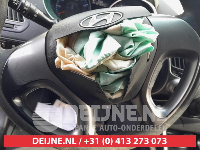 Hyundai iX35 1.6 GDI 16V Samochód złomowany (2015, Czarny)