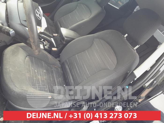 Hyundai iX35 1.6 GDI 16V Samochód złomowany (2015, Czarny)