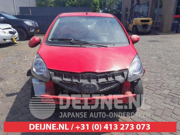 Toyota Aygo 1.0 12V VVT-i Skrotfordon (2006, ROOD)