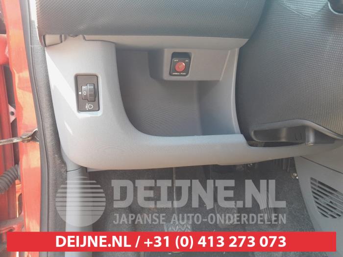 Toyota Aygo 1.0 12V VVT-i Skrotfordon (2006, ROOD)