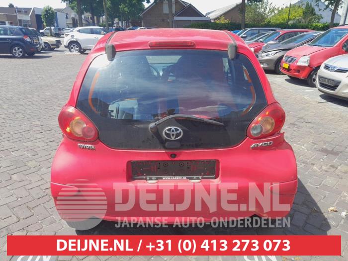 Toyota Aygo 1.0 12V VVT-i Skrotfordon (2006, ROOD)