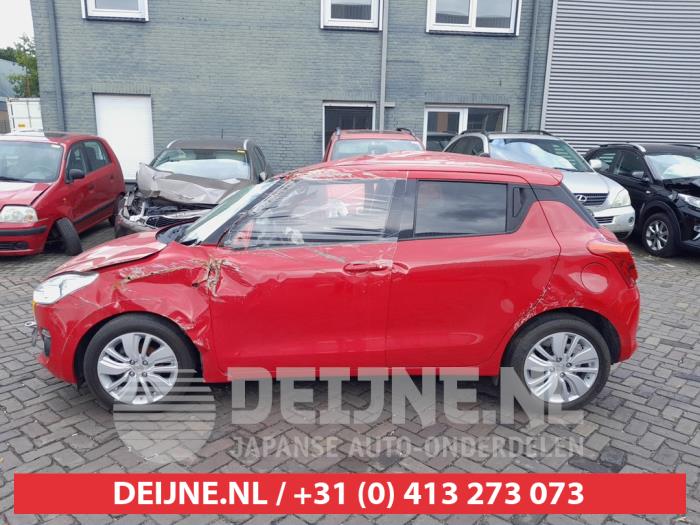 Suzuki Swift 1.2 Dual Jet 16V Sloopvoertuig (2019, Rood)